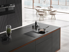 Индукционная варочная панель со встроенной вытяжкой Miele KMDA 7634 FL
