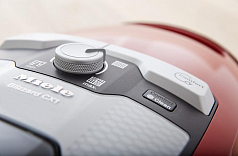 Пылесос Miele SKCR3 Blizzard CX1 Cat&Dog манговый красный