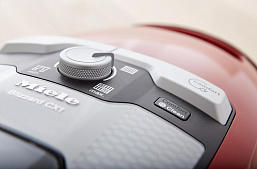 Пылесос Miele SKCR3 Blizzard CX1 Cat&Dog манговый красный