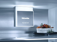 Встраиваемый холодильник Miele KFN 7774 D с дефектом на корпусе